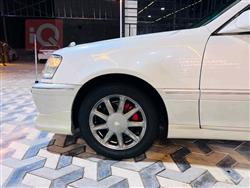 تۆیۆتا کراون